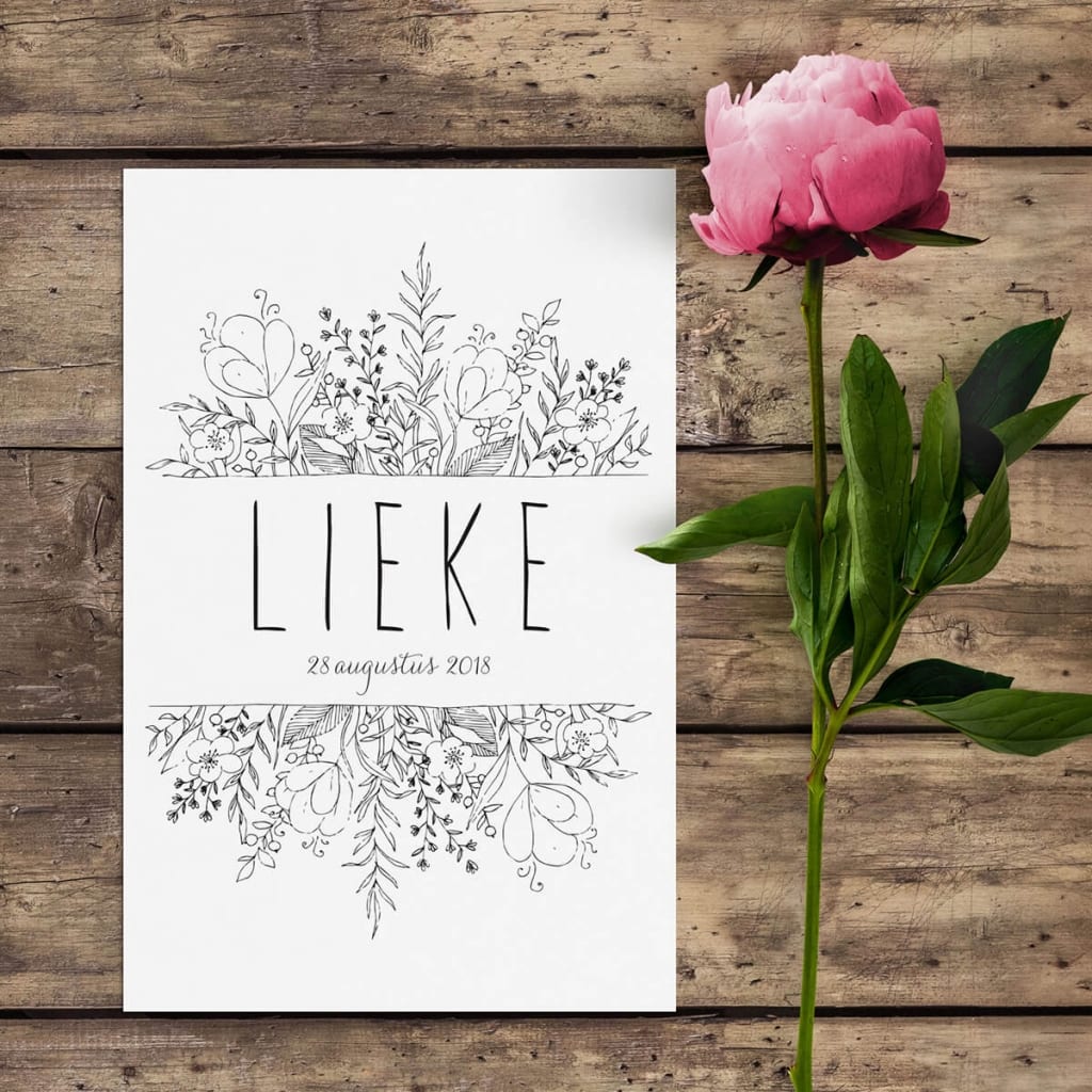 Mooie, sierlijke en handgetekende bloemen vormen het middelpunt van geboortekaartje Bloemen. Ietwat slordig, met veel detail, stijlvol en modern.