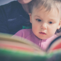 Waarom voorlezen zo belangrijk is, is een belangrijke vraag. De leesvaardigheid en het leesplezier van Nederlandse kinderen is aan het afnemen.